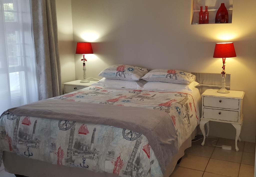 Strandloper Apartments Херманус Екстериор снимка
